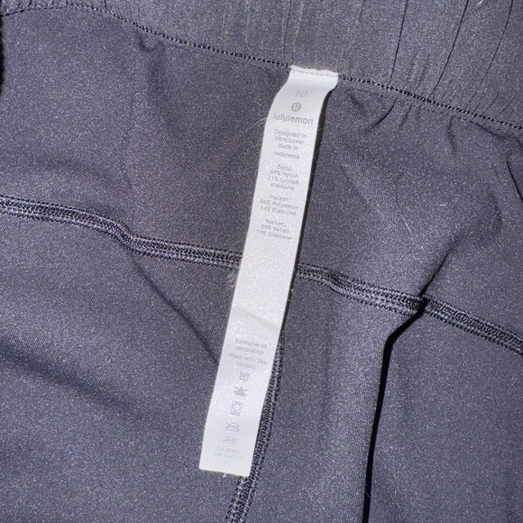 Lululemon On the Fly Pants Size 10 Black Lightweight Travel-Ready - Picture 4 of 5